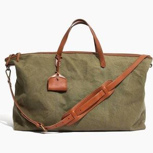 the transport weekender in canvas